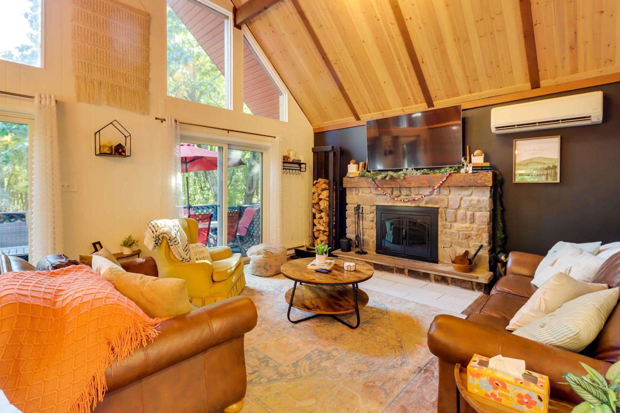Poconos Ski Retreat With Sauna, Hot Tub, And Game Room Lake Harmony Extérieur photo